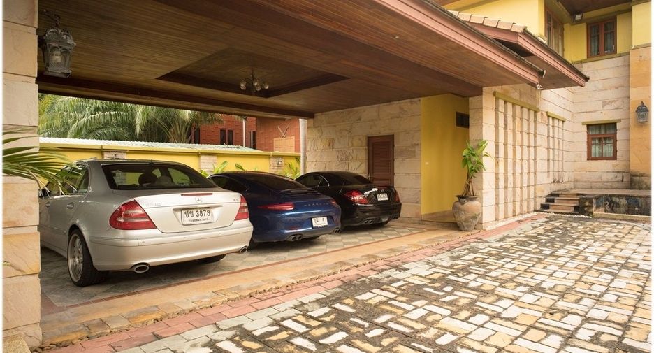 For sale 3 bedrooms villa in Bang Phli, Samut Prakan