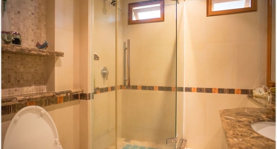 For sale 3 bedrooms villa in Bang Phli, Samut Prakan