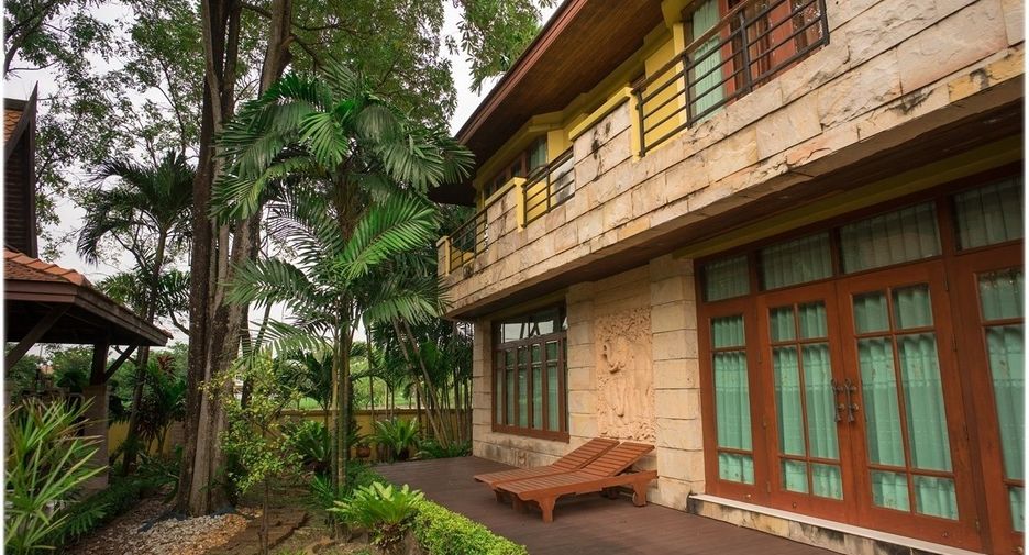 For sale 3 bedrooms villa in Bang Phli, Samut Prakan