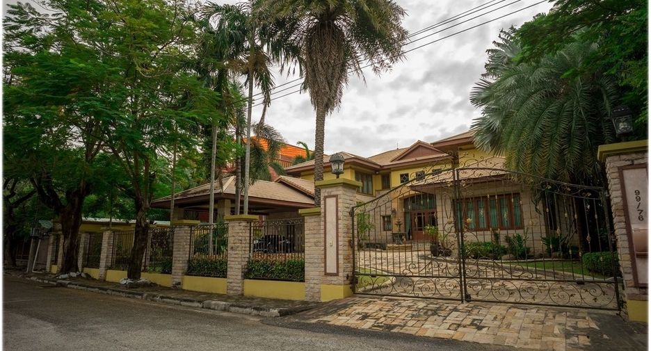 For sale 3 bedrooms villa in Bang Phli, Samut Prakan