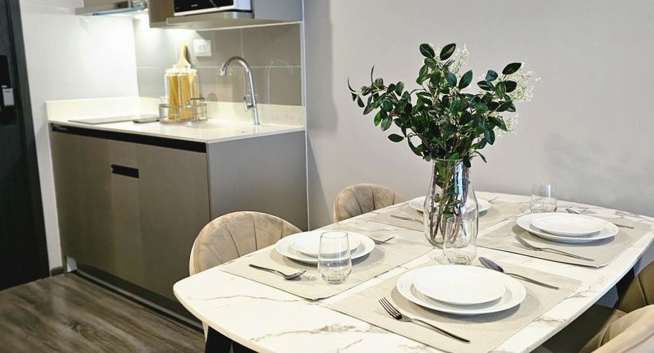 For sale 2 bedrooms condo in Khlong Toei, Bangkok