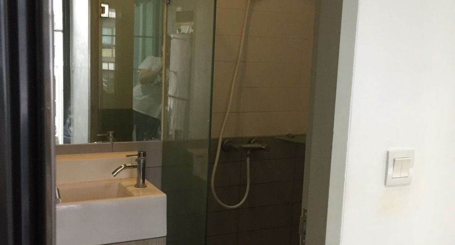 Wohnung zur Miete mit Studio in Huai Khwang, Bangkok