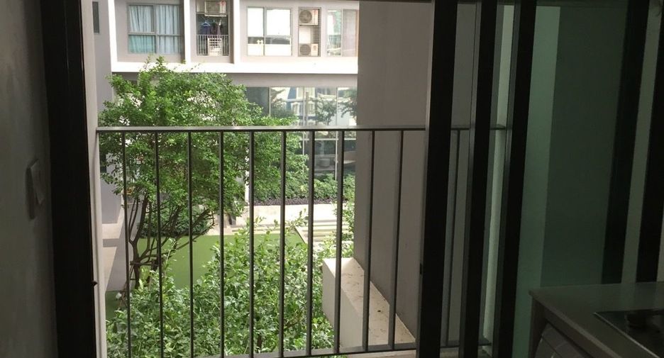 Wohnung zur Miete mit Studio in Huai Khwang, Bangkok