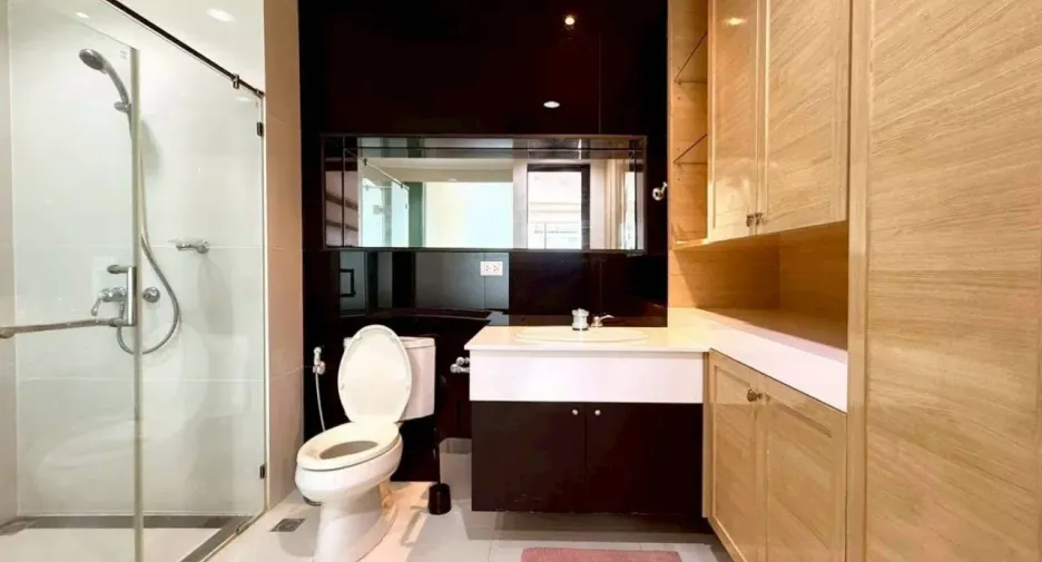 For rent 1 bed condo in Pathum Wan, Bangkok
