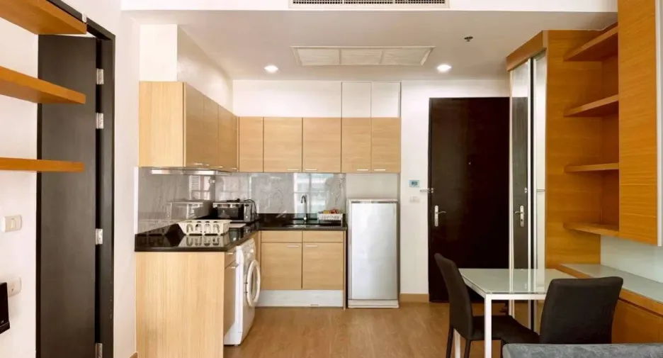 For rent 1 bed condo in Pathum Wan, Bangkok