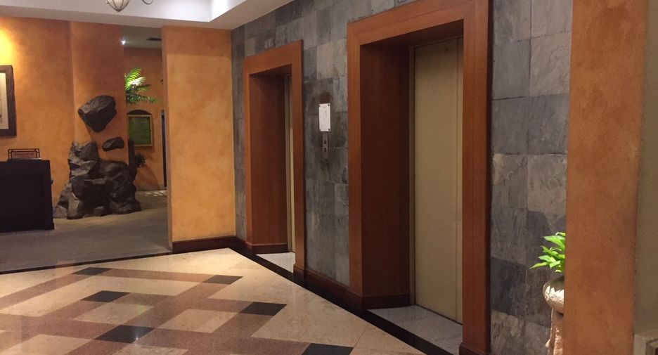 For rent 1 bed condo in Pathum Wan, Bangkok