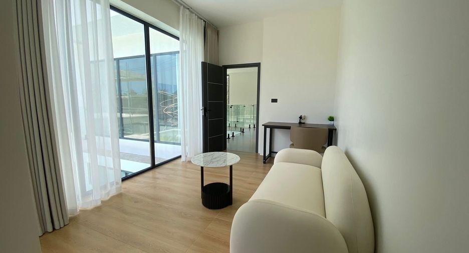 À louer 4 chambres villa à Mueang Phuket, Phuket