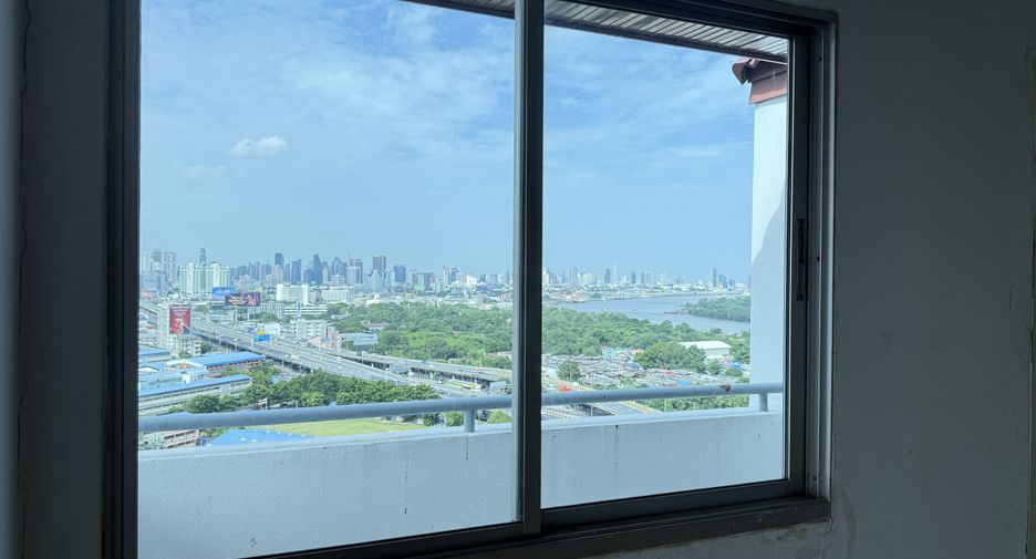 For sale 3 bedrooms condo in Yan Nawa, Bangkok