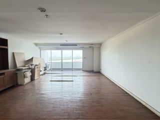 Wohnung zum Kauf mit 3 Zimmer in Yan Nawa, Bangkok