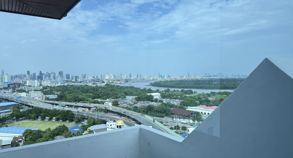 For sale 3 bedrooms condo in Yan Nawa, Bangkok