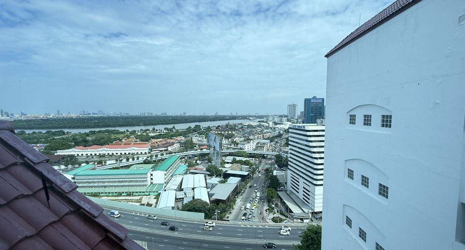 For sale 3 bedrooms condo in Yan Nawa, Bangkok