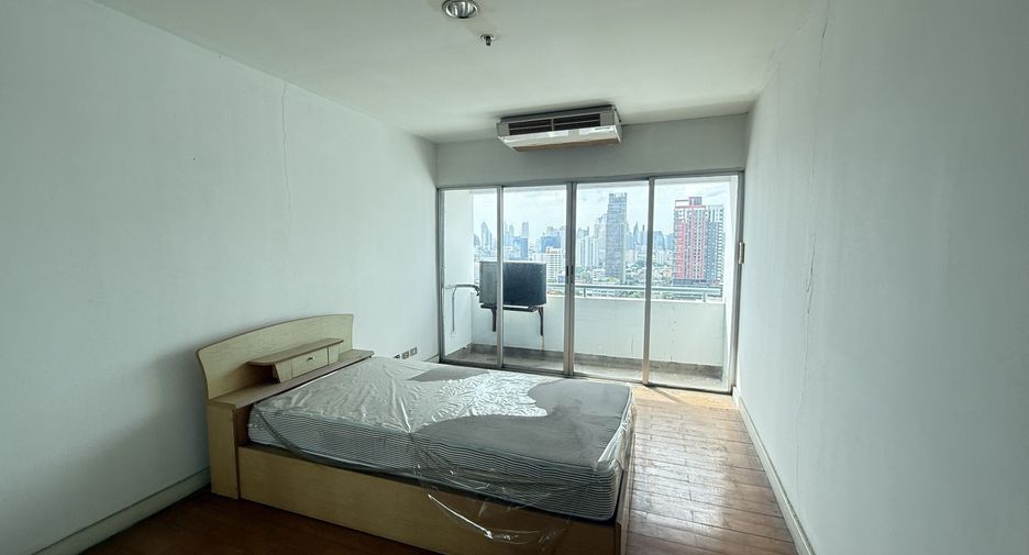For sale 3 bedrooms condo in Yan Nawa, Bangkok