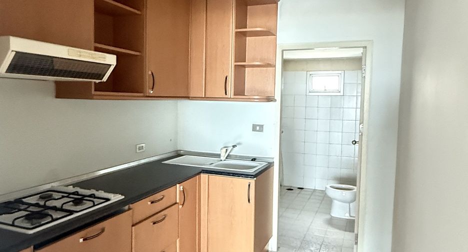For sale 3 bedrooms condo in Yan Nawa, Bangkok