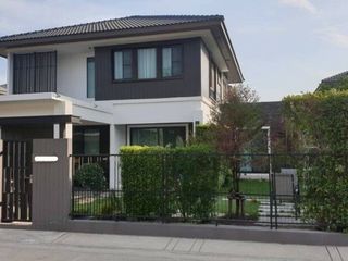 Casa en venta de 4 habitaciones en Bang Phli, Samut Prakan