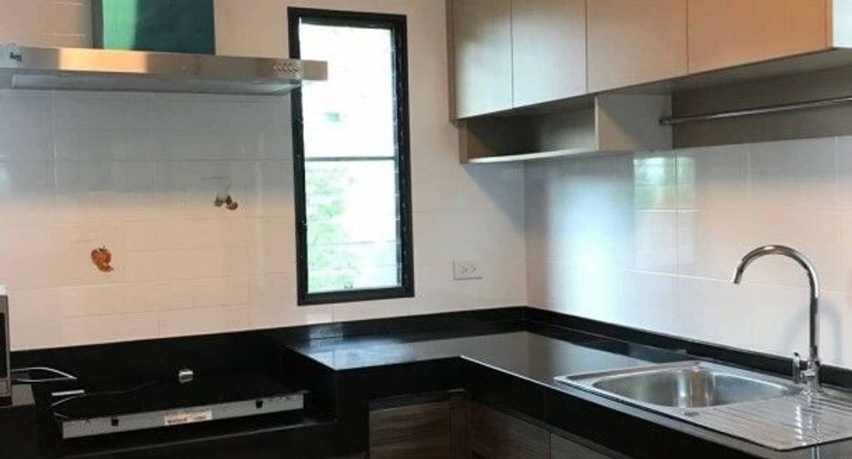 For sale 4 bedrooms house in Bang Phli, Samut Prakan