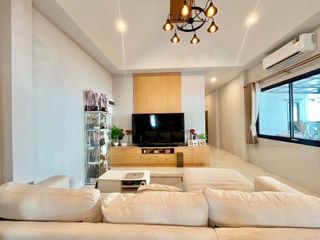 Haus zur Miete mit 3 Zimmer in Bang Lamung, Chonburi