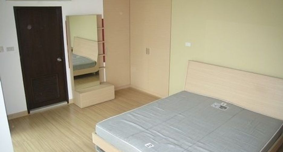 For rent 2 bedrooms apartment in Khlong Toei, Bangkok