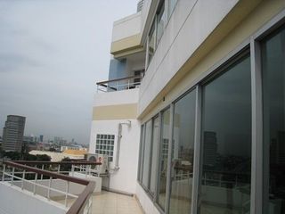 À louer 2 chambres appartement à Khlong Toei, Bangkok