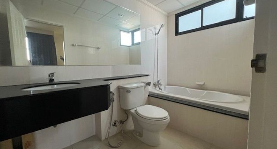 À vendre 2 chambres condo à Watthana, Bangkok