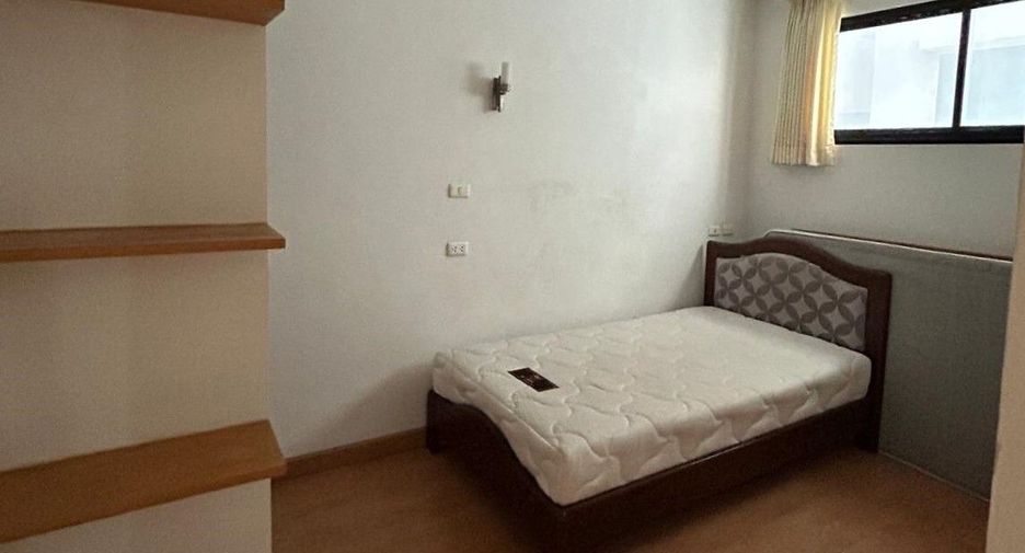 À vendre 2 chambres condo à Watthana, Bangkok