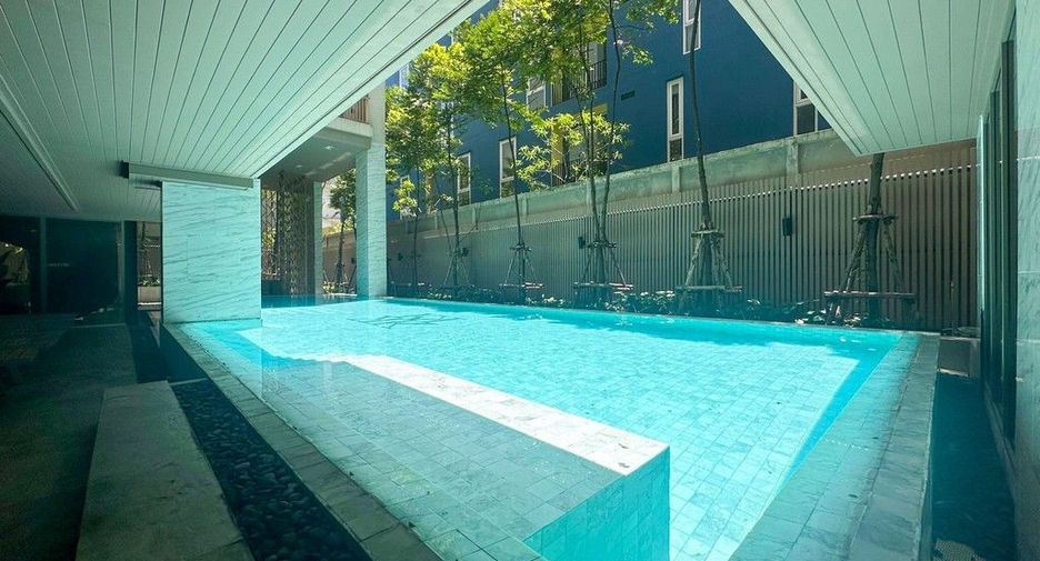 For sale 2 bedrooms condo in Pathum Wan, Bangkok