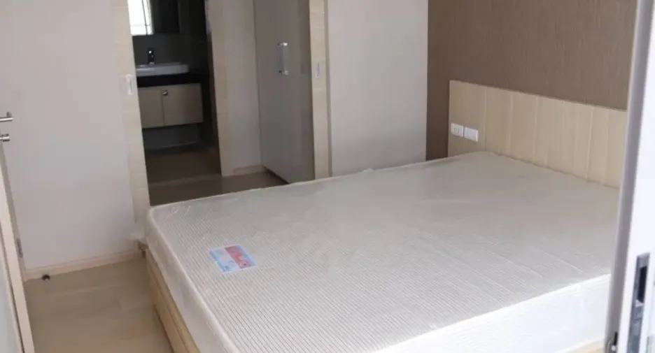 For rent 2 bedrooms condo in Sathon, Bangkok