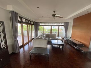 For rent 4 bedrooms apartment in Sathon, Bangkok