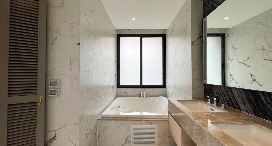 À vendre 5 chambres villa à Yan Nawa, Bangkok