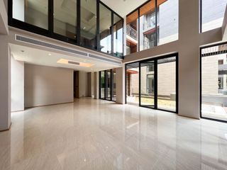 For sale 5 ベッドルーム villa in Yan Nawa, Bangkok