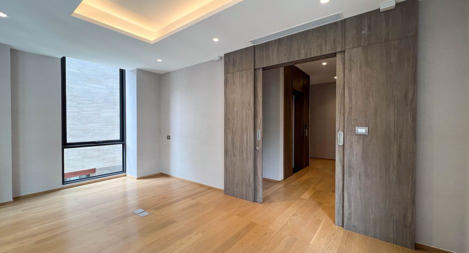 À vendre 5 chambres villa à Yan Nawa, Bangkok