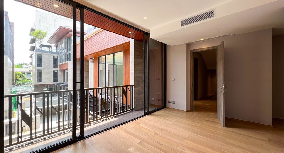 À vendre 5 chambres villa à Yan Nawa, Bangkok