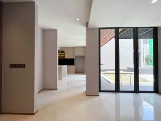 For sale 5 ベッドルーム villa in Yan Nawa, Bangkok