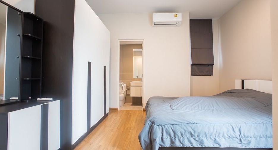 For sale and for rent 4 bedrooms townhouse in Lat Phrao, Bangkok