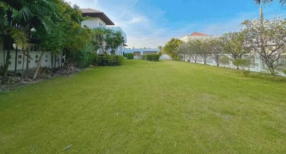 For rent 7 bedrooms villa in Bang Phli, Samut Prakan
