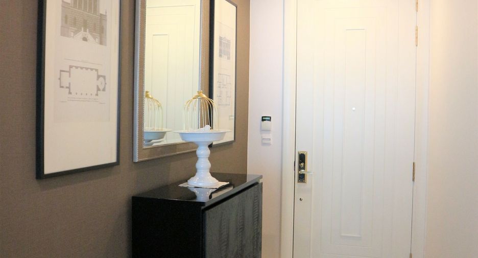 For rent 2 bedrooms condo in Pathum Wan, Bangkok