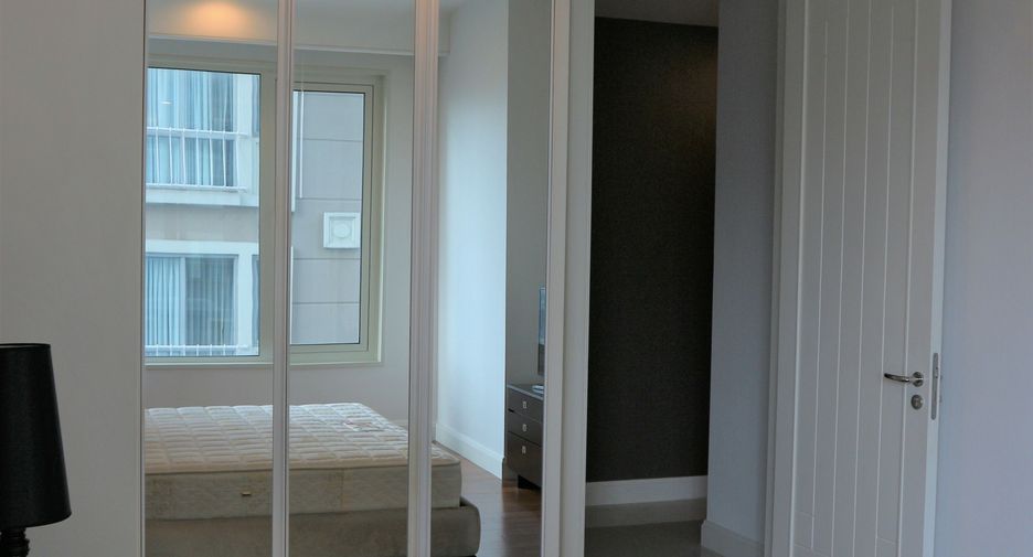 For rent 2 bedrooms condo in Pathum Wan, Bangkok