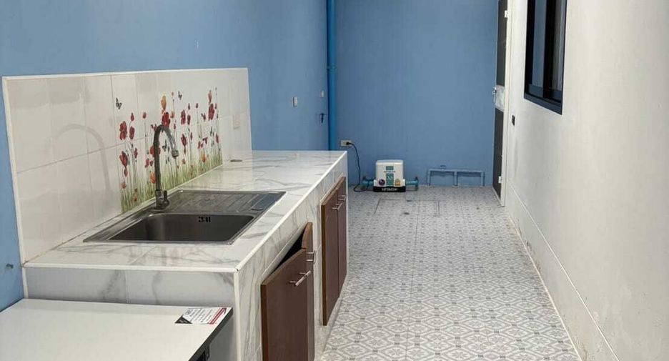 For rent 3 bedrooms townhouse in Thalang, Phuket