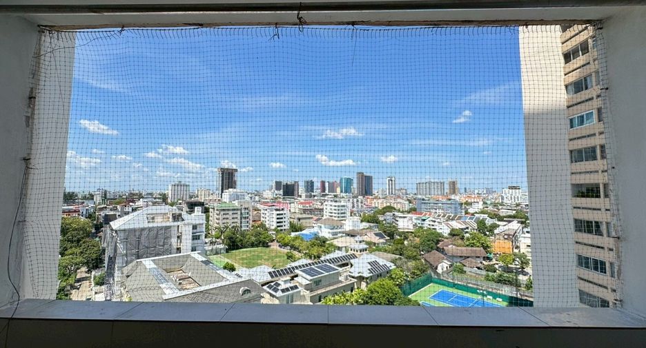 For sale and for rent 2 bedrooms condo in Watthana, Bangkok