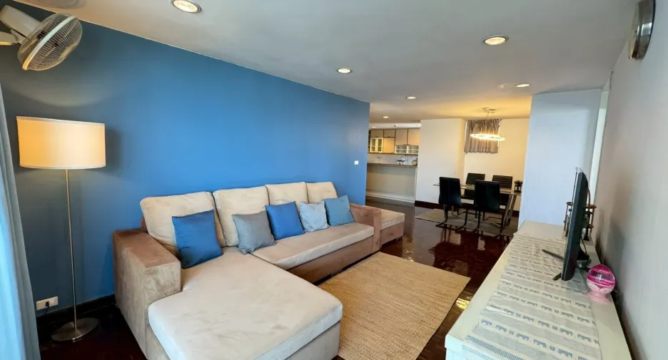 For sale and for rent 2 bedrooms condo in Watthana, Bangkok