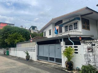 出租 3 卧室 独立屋 在 Phra Khanong, 曼谷