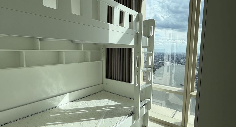 For rent 4 bedrooms condo in Bang Kho Laem, Bangkok