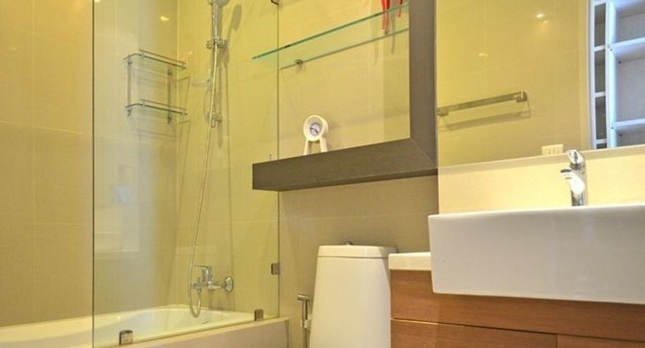 For rent 1 bed condo in Khlong Toei, Bangkok