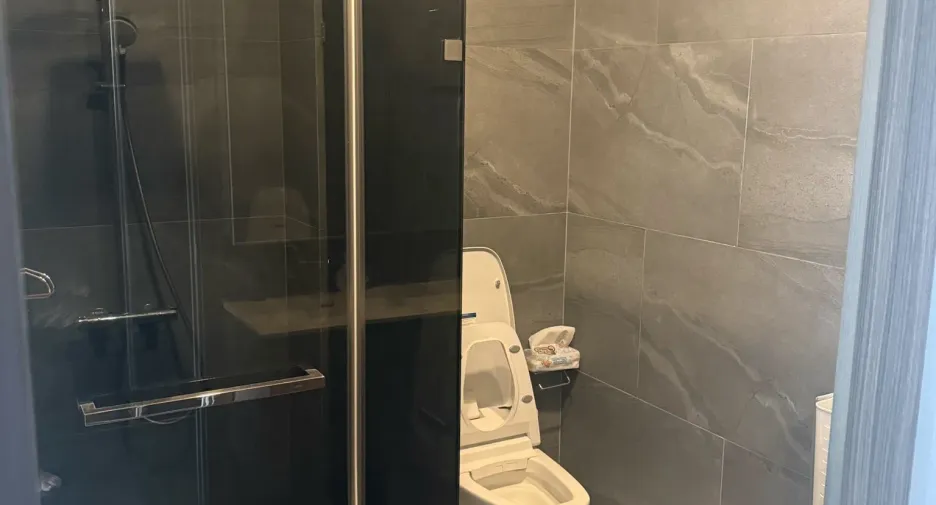 For rent 2 bedrooms condo in Ratchathewi, Bangkok