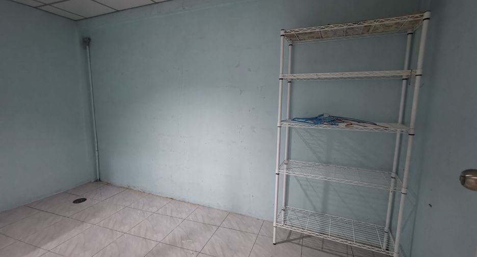 For sale 3 bedrooms townhouse in Bang Khen, Bangkok