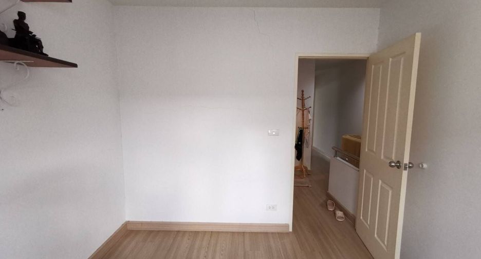For sale 3 bedrooms townhouse in Bang Khen, Bangkok