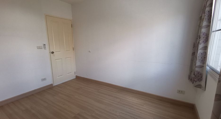 For sale 3 bedrooms townhouse in Bang Khen, Bangkok