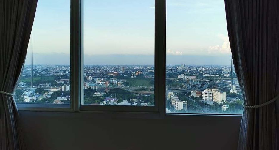 For rent 2 bedrooms condo in Watthana, Bangkok