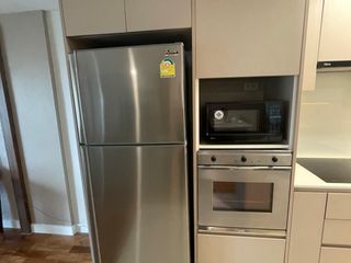 Apartamento en alquiler de 3 habitaciones en Khlong Toei, Bangkok