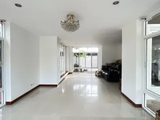 出租 3 卧室 独立屋 在 Mueang Samut Prakan, Samut Prakan
