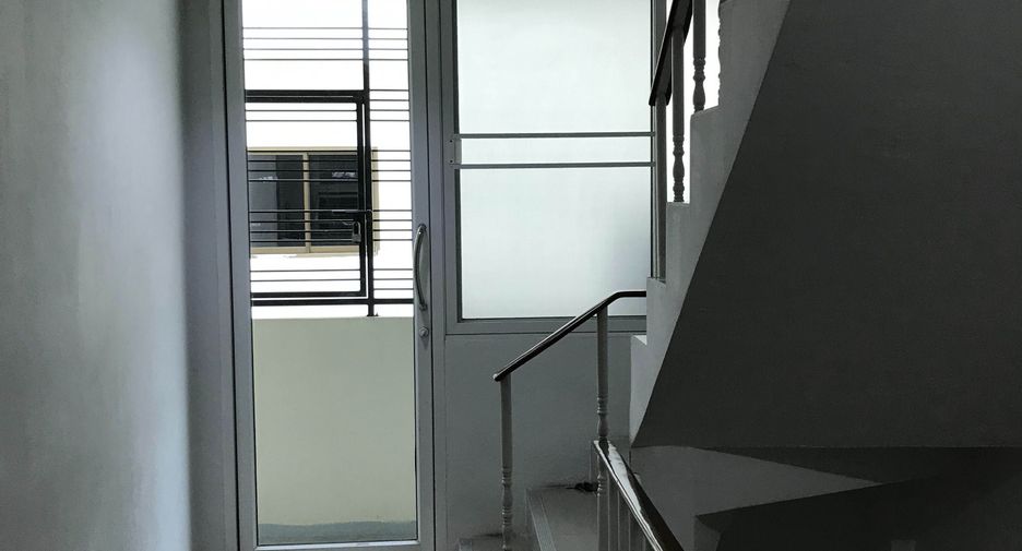 Reihenhaus zum Kauf und zur Miete mit 3 Zimmer in Bang Khun Thian, Bangkok
